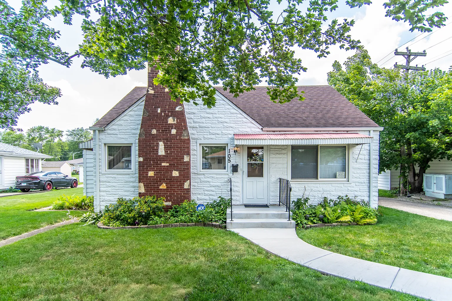 105 Dwight Ave photo 1