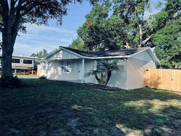 5323 Satsuma Dr — Photo 5
