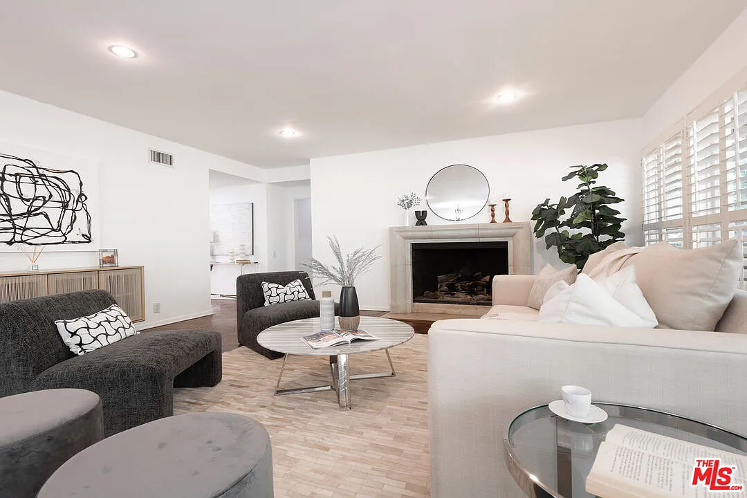 3 bed, 2.0 bath, 1497 sqft, $8,000 — Photo 4