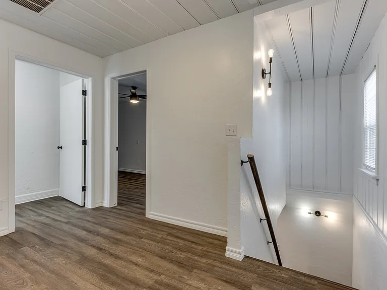 2115 N Billen Ave — Photo 13