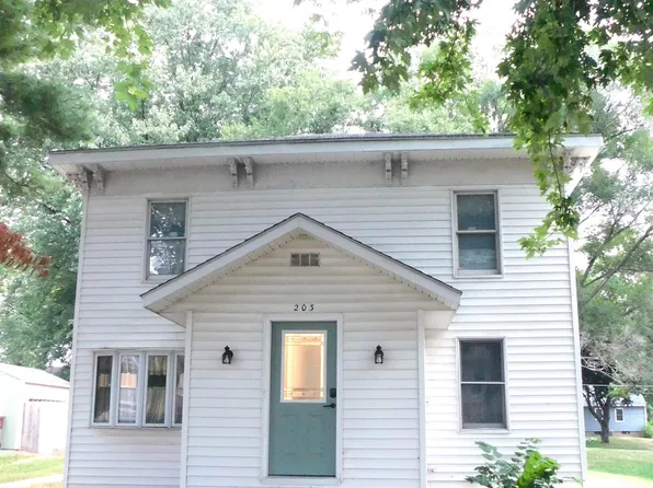 203 West St, Monroe Center, IL 61052