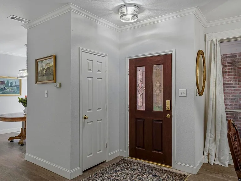 145 Elizabeth Rd — Photo 8