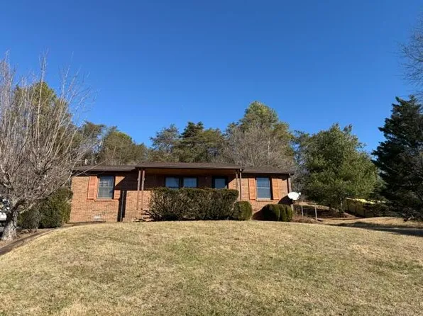 1650 Haymakertown Rd, Troutville, VA 24175