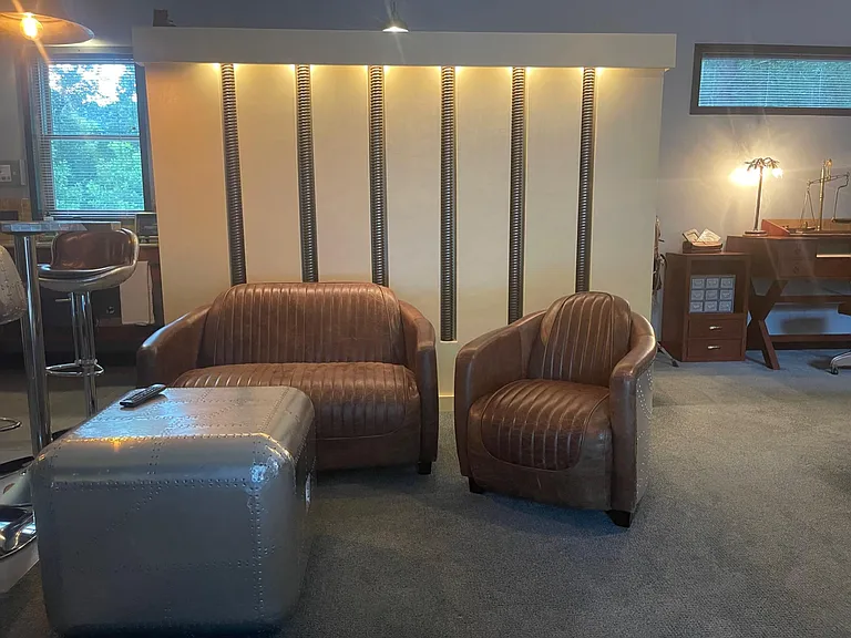 Steampunk Suite dimmable Spring Wall in Living Area