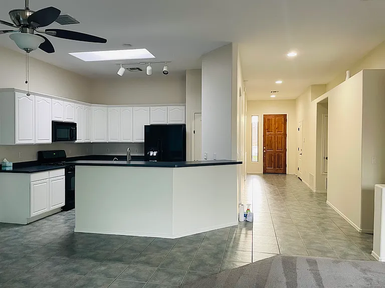 10417 S Avenger Ln — Photo 5