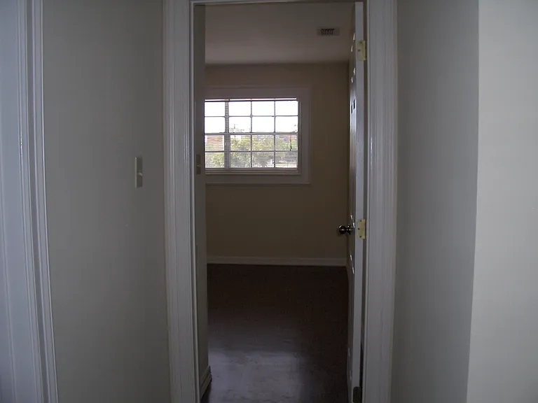 1610 W Kuhn St #3 — Photo 10