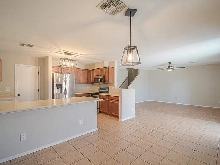 305 W Settlers Trl — Photo 8