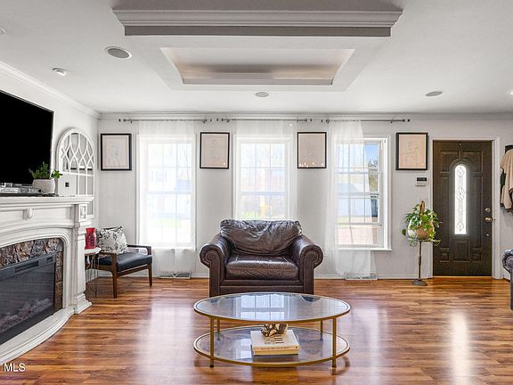 2nd image of 65 Wynantskill Way