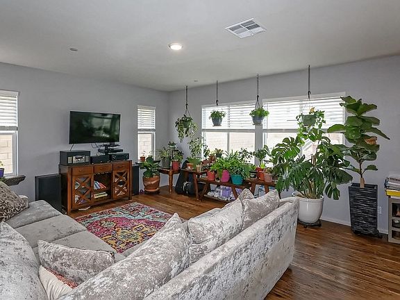 3rd image of 12960 Leawood St