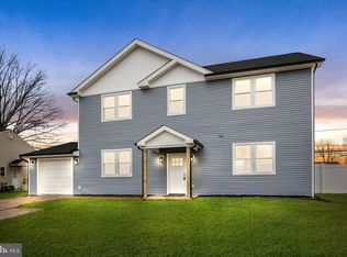 27 Bittersweet Rd, Levittown, PA 19057