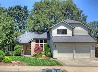 870 Cypress Point Loop, Ashland, OR 97520