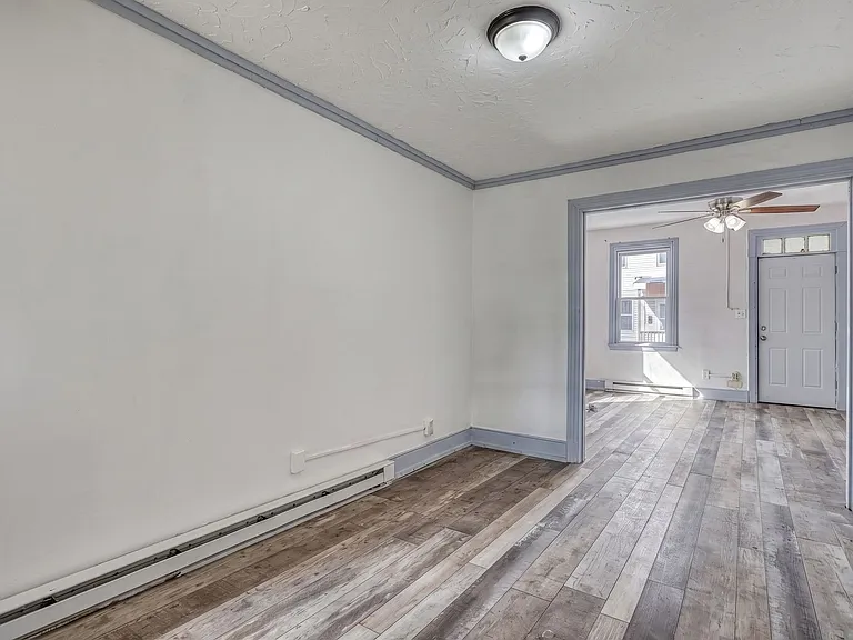1251 Bailey St — Photo 6