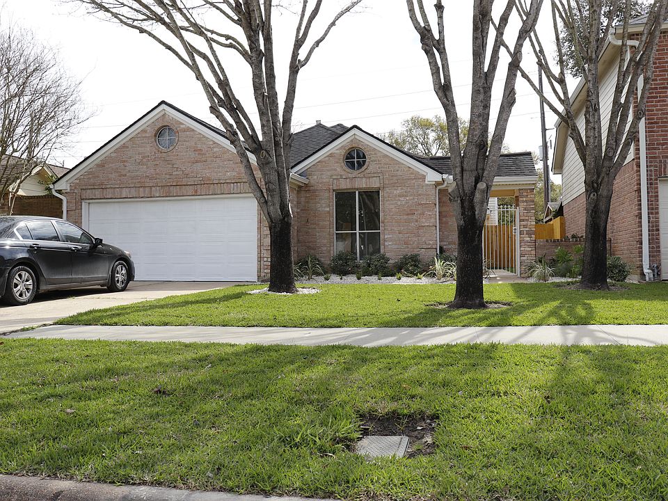 1st image of 4626 Green Trail Dr