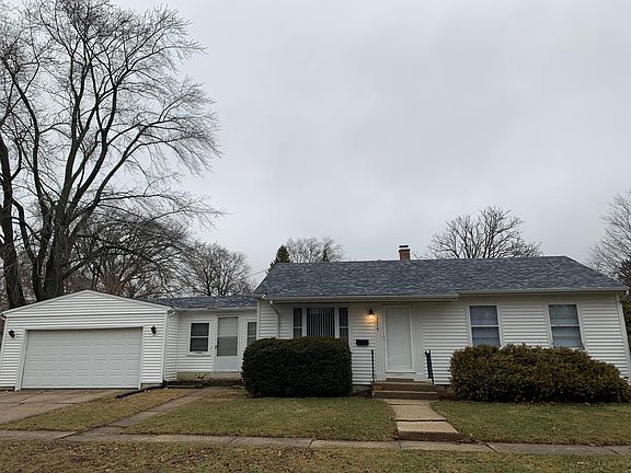 3rd image of 3014 Pioneer Dr