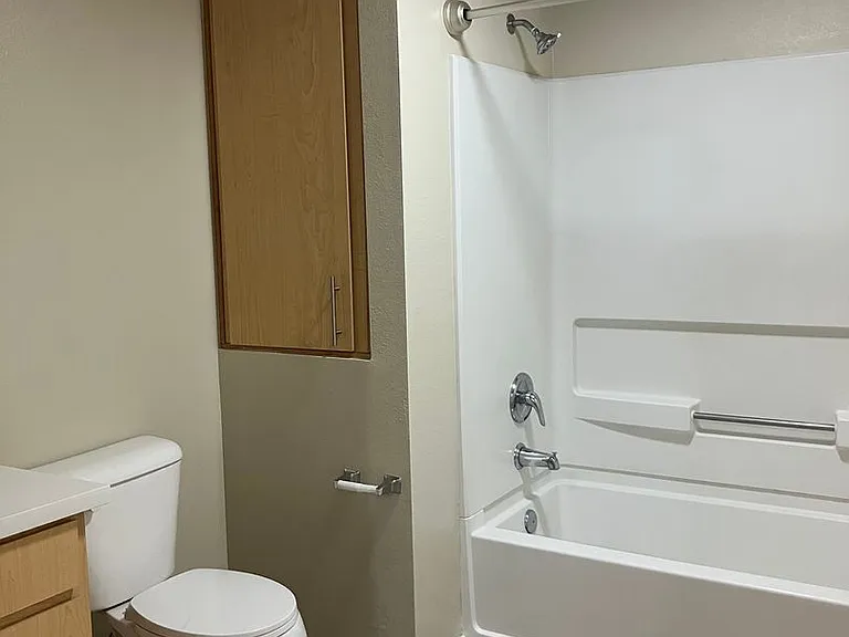 de Tolosa Ranch Apartments — Photo 31