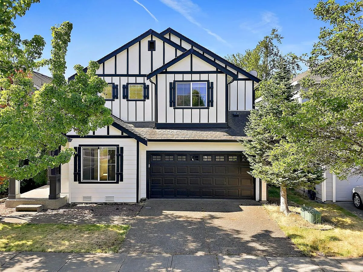 5 bed, 2490 sqft, $3,295 — Photo 1