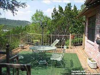 5th image of 284 Deer Oaks Dr