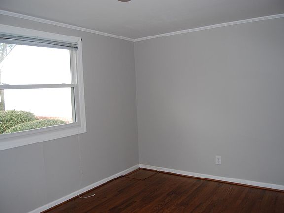 5th image of 620 N Tremont Dr