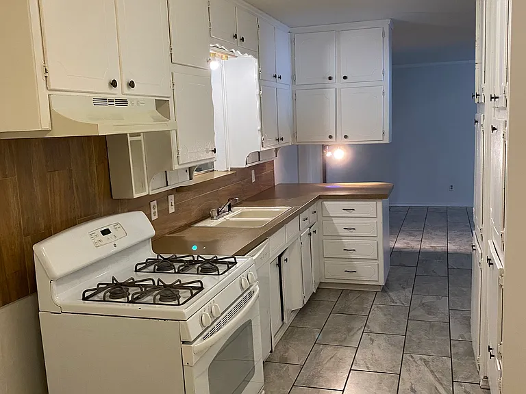 1801 Princess Pl — Photo 6