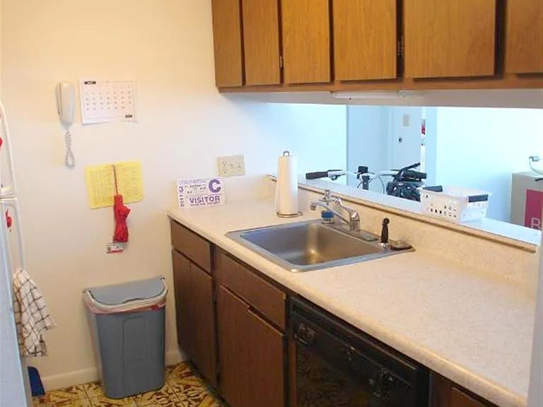 37 Belmont St #2 — Photo 3