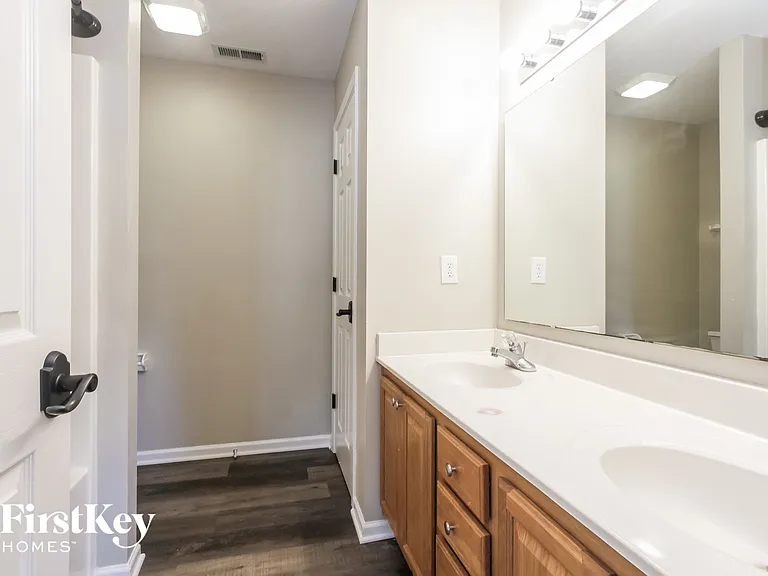7203 Tresa Dr — Photo 9