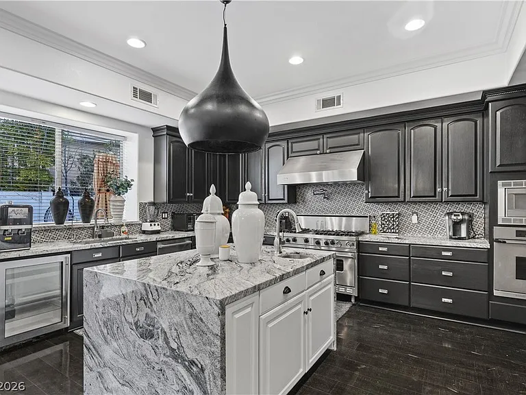 10212 Stone Briar Ct — Photo 37