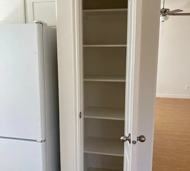 444 Sunland Dr — Photo 9