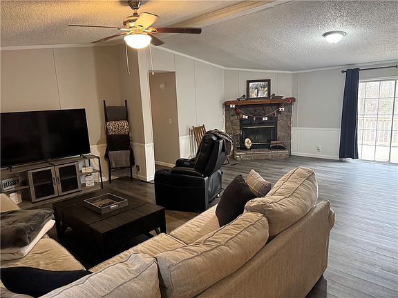 5th image of 124 Wilderness Trl