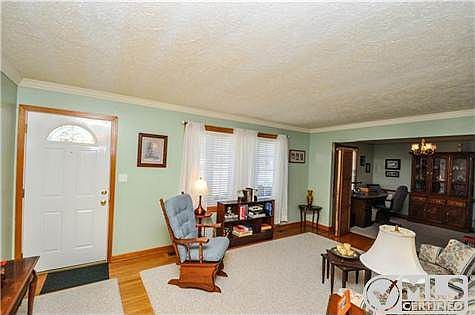 3rd image of 2108 Memorial Dr