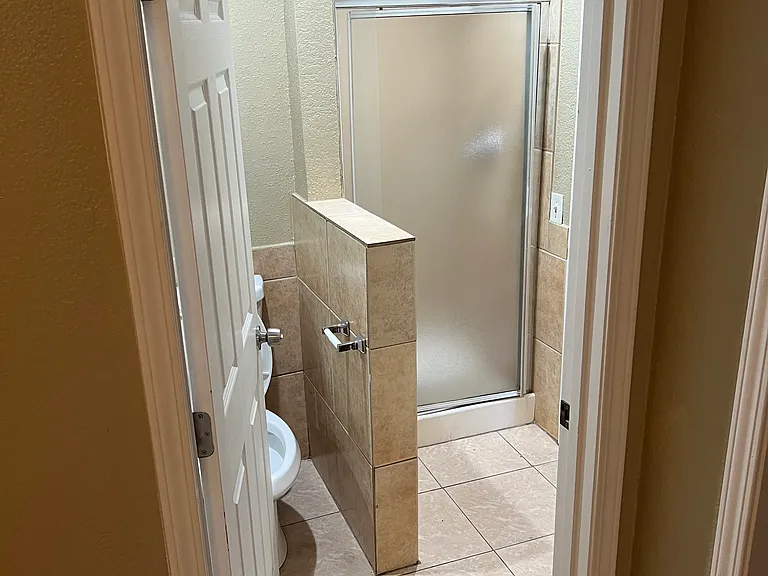 1253 Jefferson Ave #4 — Photo 9