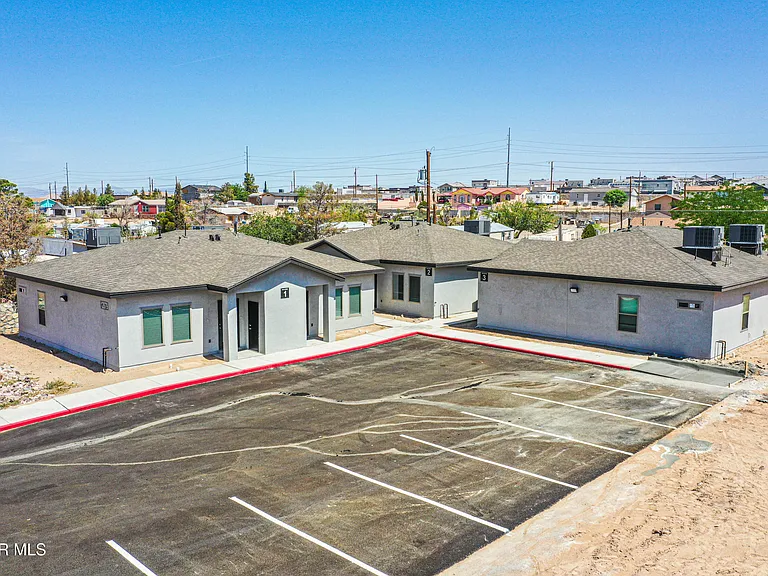 12879 Bret Harte Dr — Photo 24