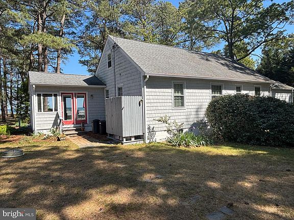 4th image of 924 Blackbeard Pond Rd