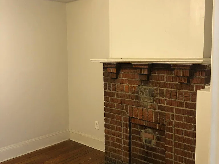 1420 W Clay St — Photo 6