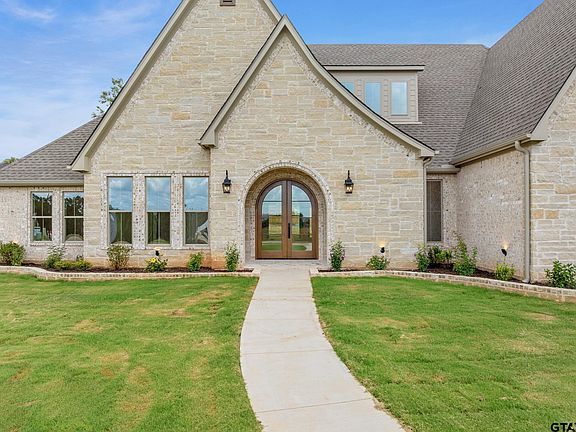 3rd image of 405 Ashlyn Cir