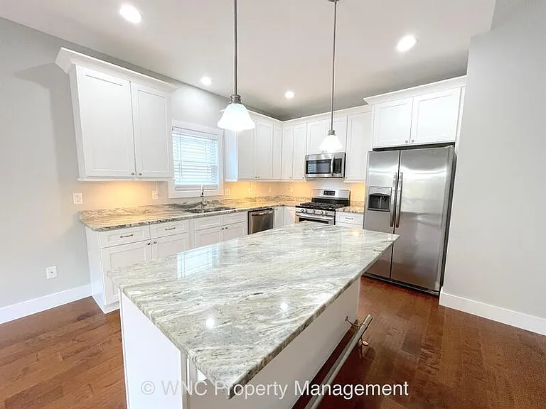 72 Leyland Cir — Photo 3