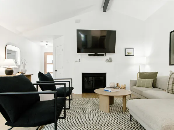 2712 Bridge Lake Dr, Irving, TX 75060