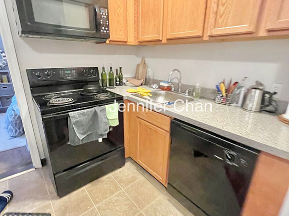 2nd image of 1134 Commonwealth Ave #12