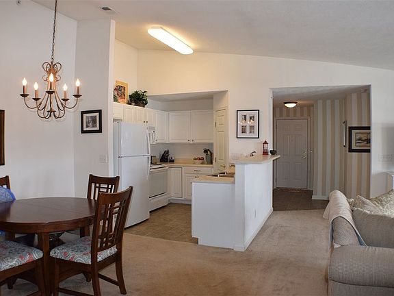 4th image of 1066 Larkspur Ct