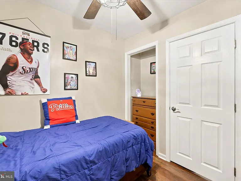 736 Village Ln — Photo 15