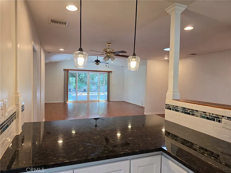 5446 Irondale Ave — Photo 10