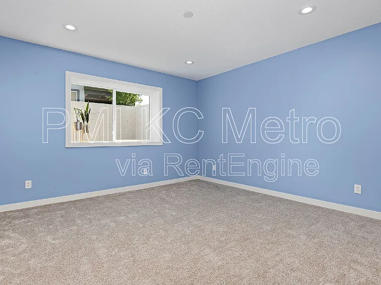 15708 Canterbury St — Photo 36