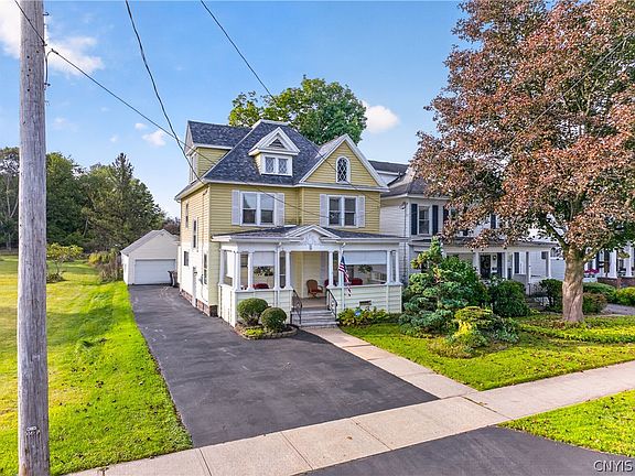 3rd image of 904 Floyd Ave