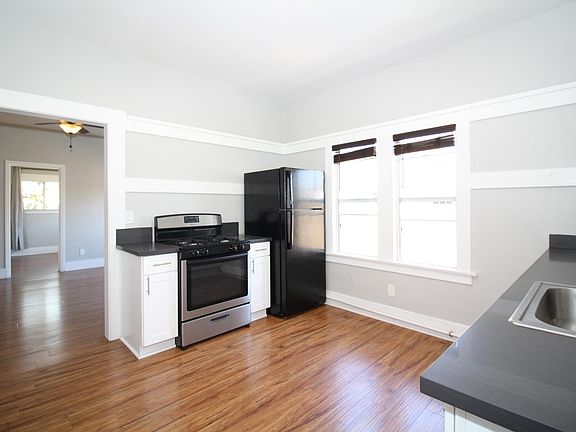 4th image of 2617 Jeffries Ave APT 7