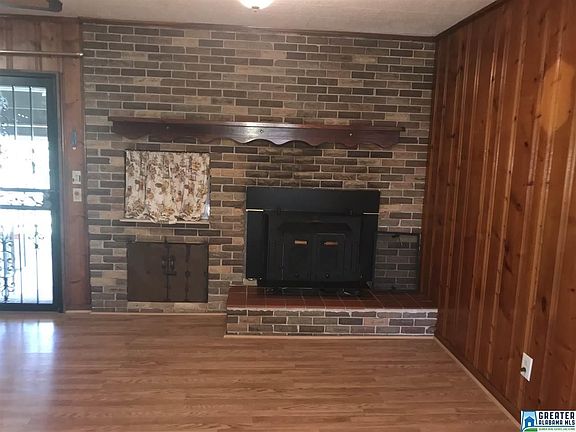 5th image of 1016 Hillcrest Ave