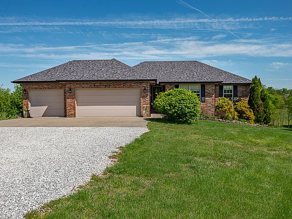 5th image of 300 Fieldstone Road