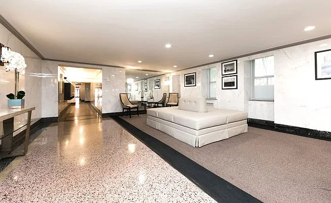 Sold by REMAX Elite | media 19