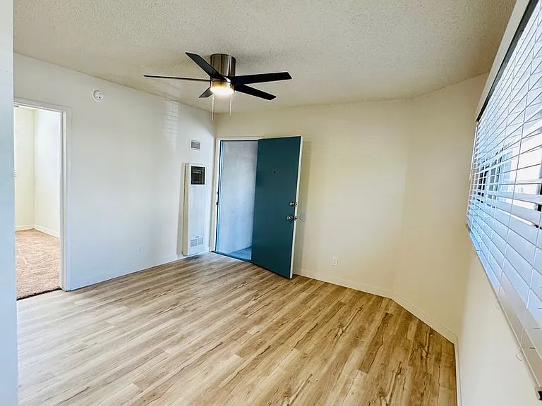 10300 National Blvd — Photo 11