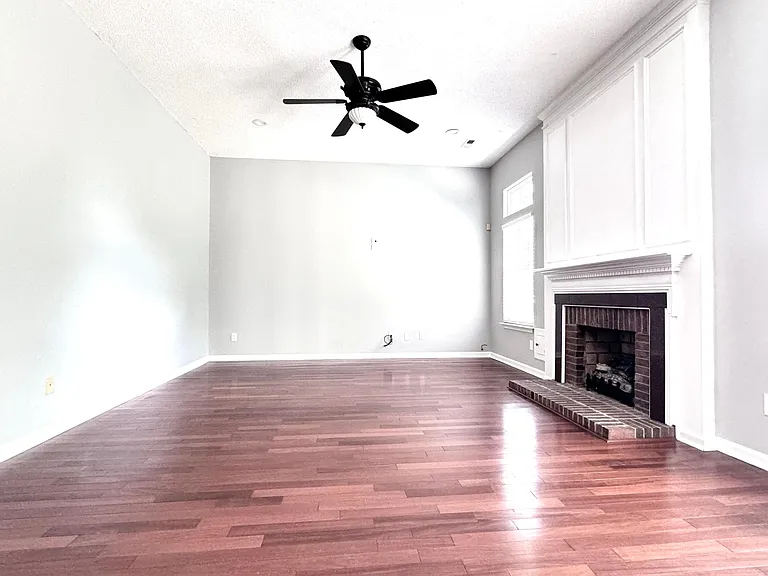 5200 Fennell St — Photo 11