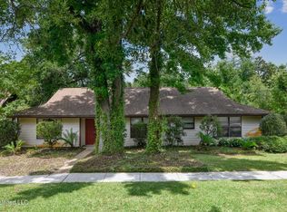 130 Shadow Lawn Ave, Pass Christian, MS 39571