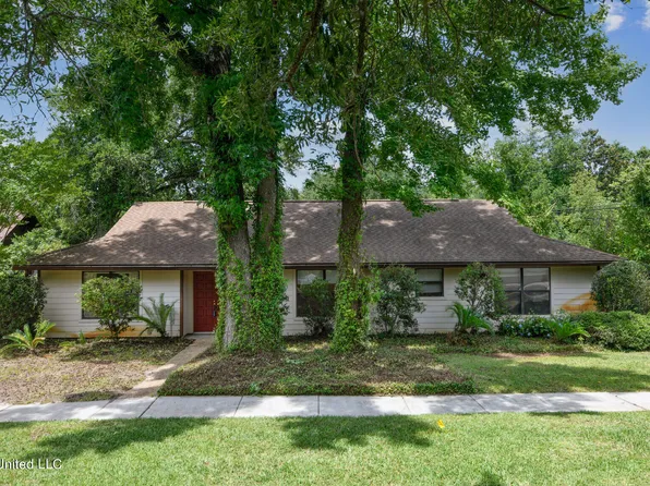 130 Shadow Lawn Ave, Pass Christian, MS 39571